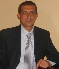 Ամբիոնի վարիչ Վաչագան Ավագյան 