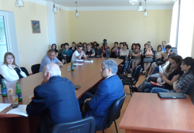 Հայոց լեզվի և գրականության ամբիոնի դասախոսները երիտասարդ գրականագետների հանրապետական գիտաժողովում