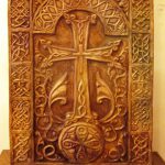 «Եղիցի լույս» խաչքար, գիպս, 98x 59x 7 (Մկրտչյան Գարիկ, ղեկ.՝ Հովհաննիսյան Ս.)