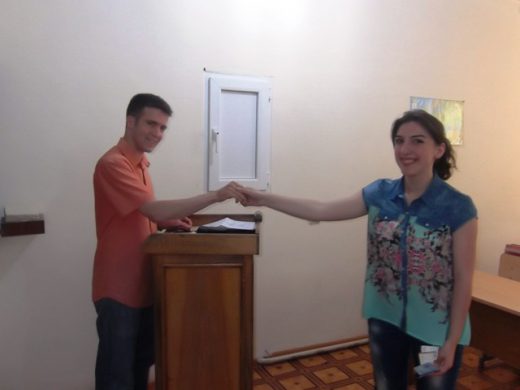 «Ֆրանսերեն լեզու և գրականություն» մասնագիտության  ուսանողներին տրվեցին կրթաթոշակներ