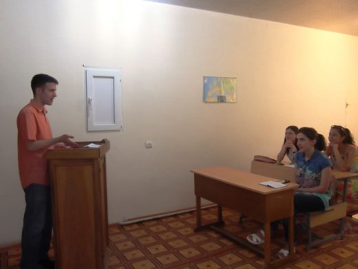 «Ֆրանսերեն լեզու և գրականություն» մասնագիտության  ուսանողներին տրվեցին կրթաթոշակներ