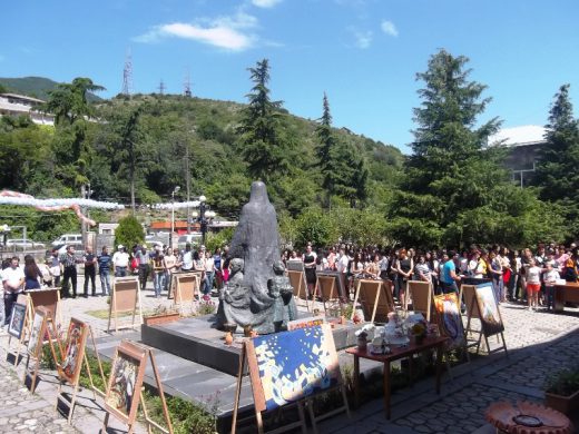 ԵՊՀ Իջևանի մասնաճյուղում կայացավ 2015-16 ուստարվա շրջանավարտների դիպլոմների հանձնման հանդիսավոր արարողությունը