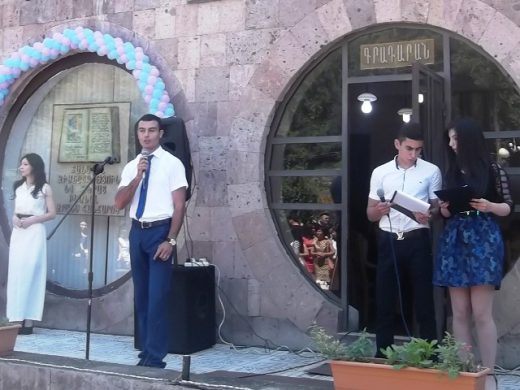 ԵՊՀ Իջևանի մասնաճյուղում կայացավ 2015-16 ուստարվա շրջանավարտների դիպլոմների հանձնման հանդիսավոր արարողությունը