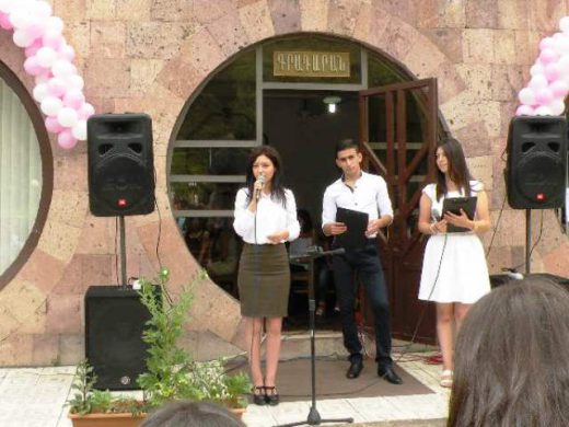 Մասնաճյուղում տոնական միջոցառմամբ մեկնարկեց  նոր՝ 2016-17 ուսումնական տարին