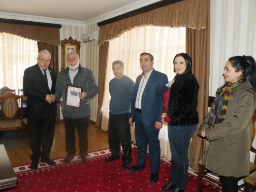 Համլետ Ասատրյանին տնօրենը հանձնեց պատվոգիր