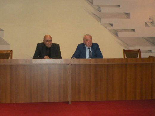 Տնօրենը հանդիպեց Հումանիտար գիտությունների և Կիրառական արվեստի ֆակուլտետների ուսանողների հետ       