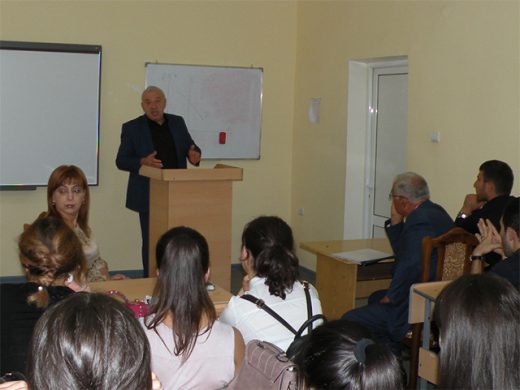 Տնտեսագիտության ֆակուլտետի ուսանողների հետ հանդիպում