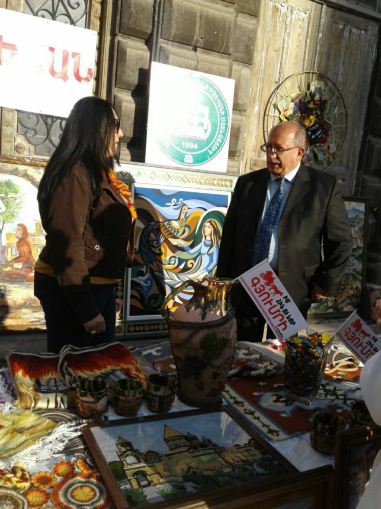 Մեր դասախոսների և ուսանողների աշխատանքները  զարդարեցին Գյումրու տոնին նվիրված ցուցահանդեսը