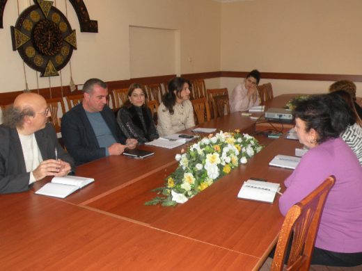Տնօրենը հանդիպեց Հեռակա ուսուցման բաժնի աշխատակիցների հետ
